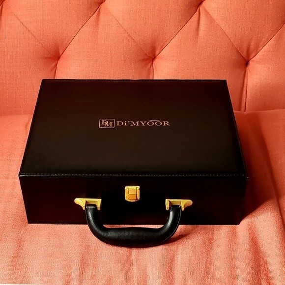 Di’MYOOR  24K Gold Face & Neck Deep Tissue Mask SET of  10 with  Case - Picture 6 of 8